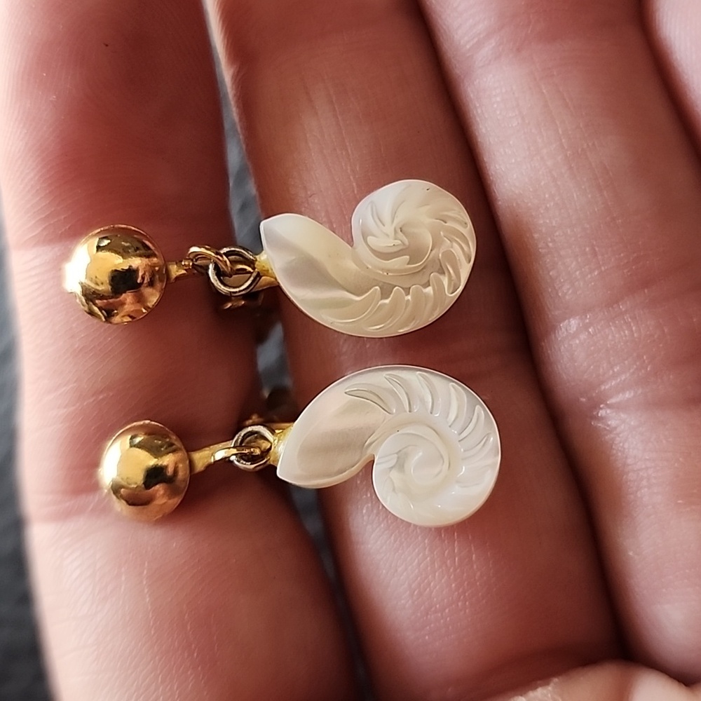 VTG clip on earrings